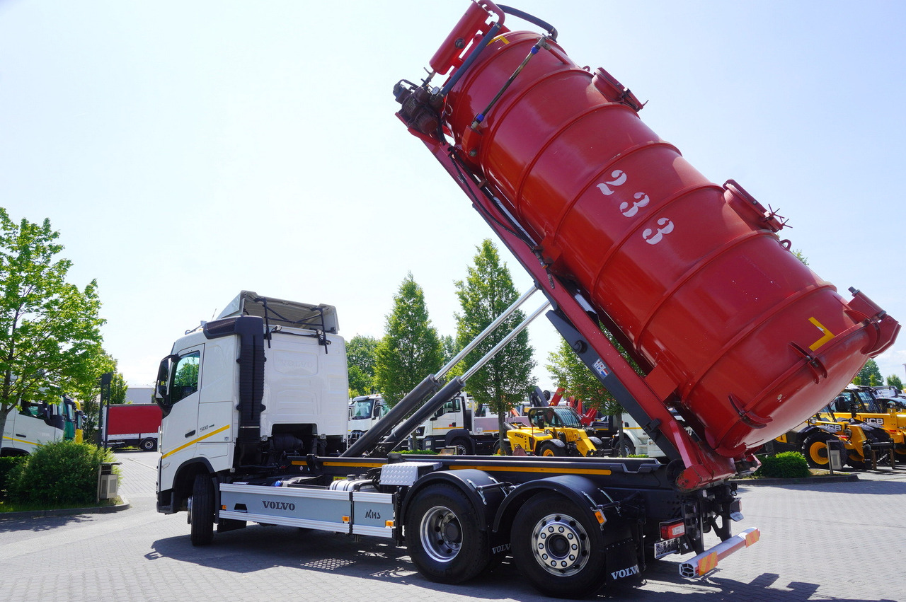 VOLVO Volvo FH 500 / Septic barrel 13000 l / Hook lift 21 t / 2022 / 3rd axle steered / 2 units - Fekálny náves: obrázok 4 VOLVO Volvo FH 500 / Septic barrel 13000 l / Hook lift 21 t / 2022 / 3rd axle steered / 2 units - Fekálny náves: obrázok 4