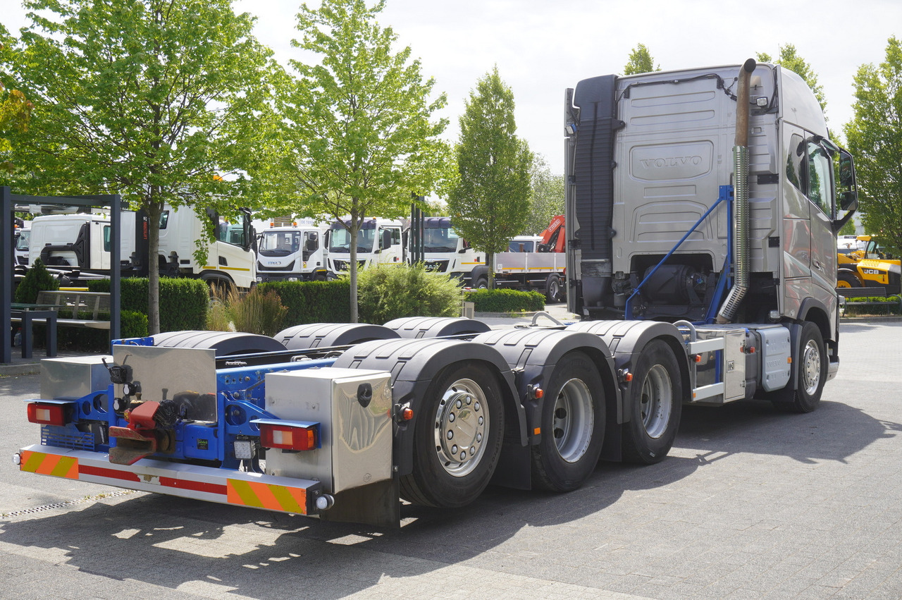 VOLVO Volvo FH16 750 8x4x4 / 750 HP! / Frame 685 cm / Steered 4th axle - Auto s hydraulickou rukou: obrázok 5 VOLVO Volvo FH16 750 8x4x4 / 750 HP! / Frame 685 cm / Steered 4th axle - Auto s hydraulickou rukou: obrázok 5