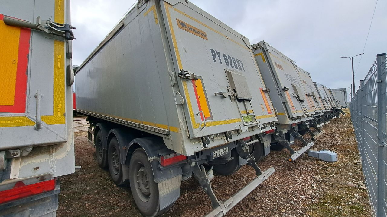 WIELTON NW-3 / weight 6.2 t / capacity 38m3 / Electrically folded roof / Teflon / 20 units, 2022 - Náves sklápěcí: obrázok 4 WIELTON NW-3 / weight 6.2 t / capacity 38m3 / Electrically folded roof / Teflon / 20 units, 2022 - Náves sklápěcí: obrázok 4