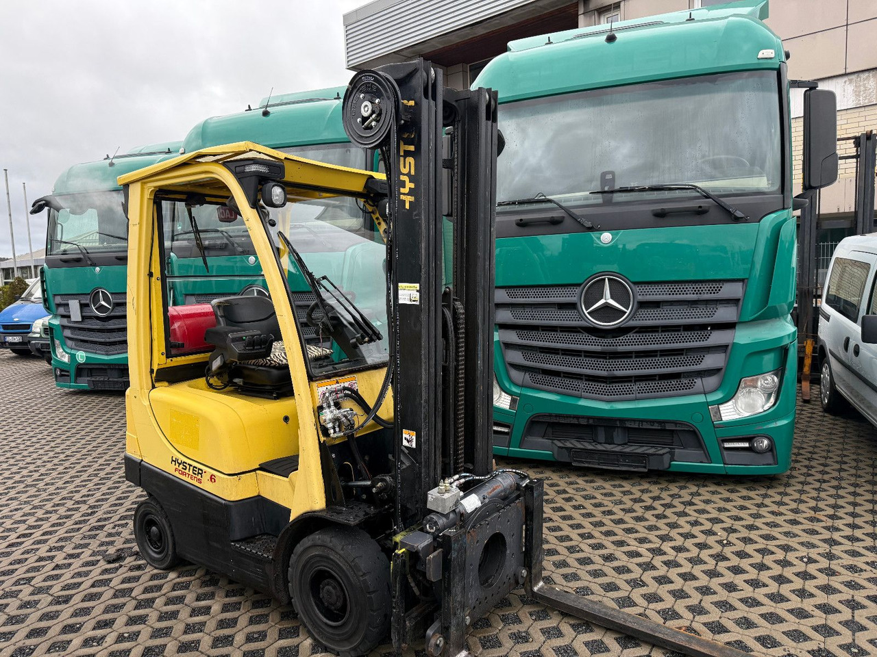 Hyster H1,6 FT drehbare Klammergabel Hyster H1,6 FT drehbare Klammergabel - Plynový vysokozdvižný vozík: obrázok 1 Hyster H1,6 FT drehbare Klammergabel Hyster H1,6 FT drehbare Klammergabel - Plynový vysokozdvižný vozík: obrázok 1