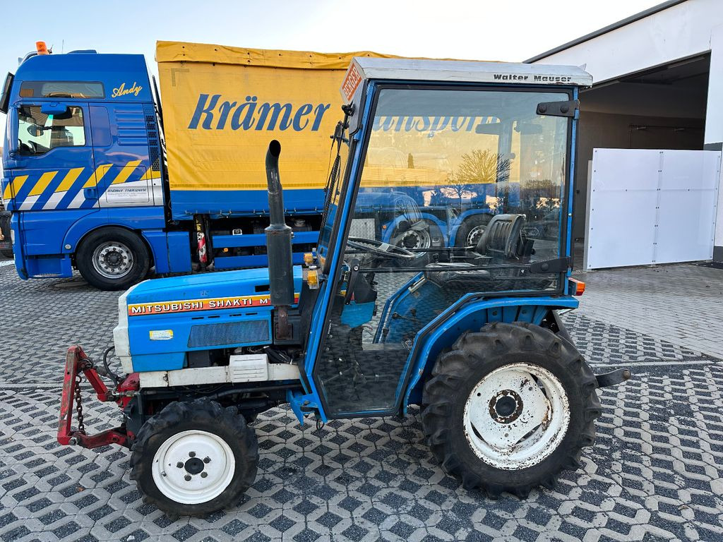 Mitsubishi MT 180 DL Winterdienst und mäherwerk - Komunálny traktor: obrázok 4 Mitsubishi MT 180 DL Winterdienst und mäherwerk - Komunálny traktor: obrázok 4