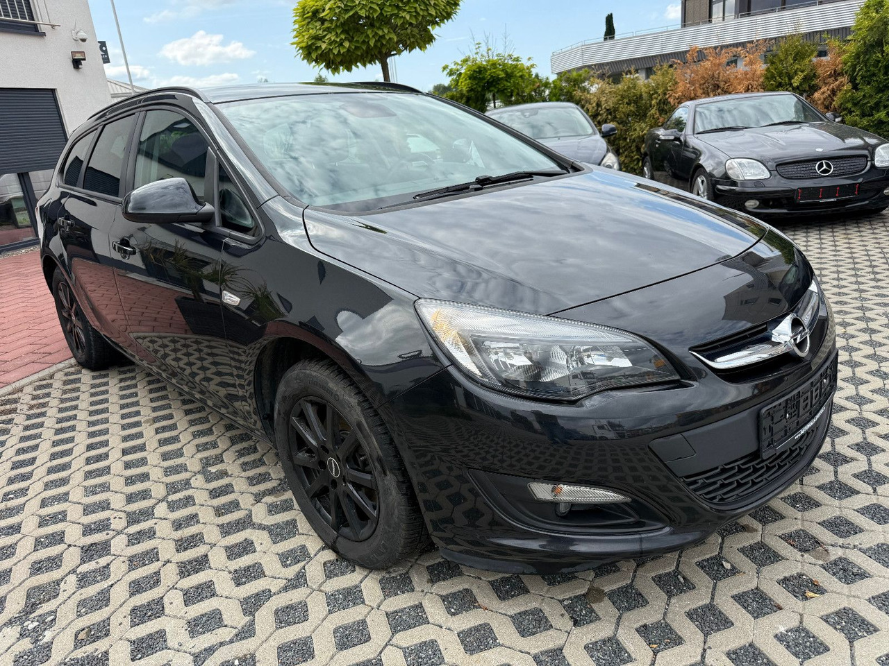 Opel Astra Sports Tourer 2.0 CDTI Sport 1 Hand - Automobil: obrázok 3 Opel Astra Sports Tourer 2.0 CDTI Sport 1 Hand - Automobil: obrázok 3