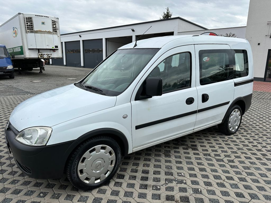 Opel Combo 1.4 TWINPORT ECOTEC Arizona - Mikrobus: obrázok 5 Opel Combo 1.4 TWINPORT ECOTEC Arizona - Mikrobus: obrázok 5