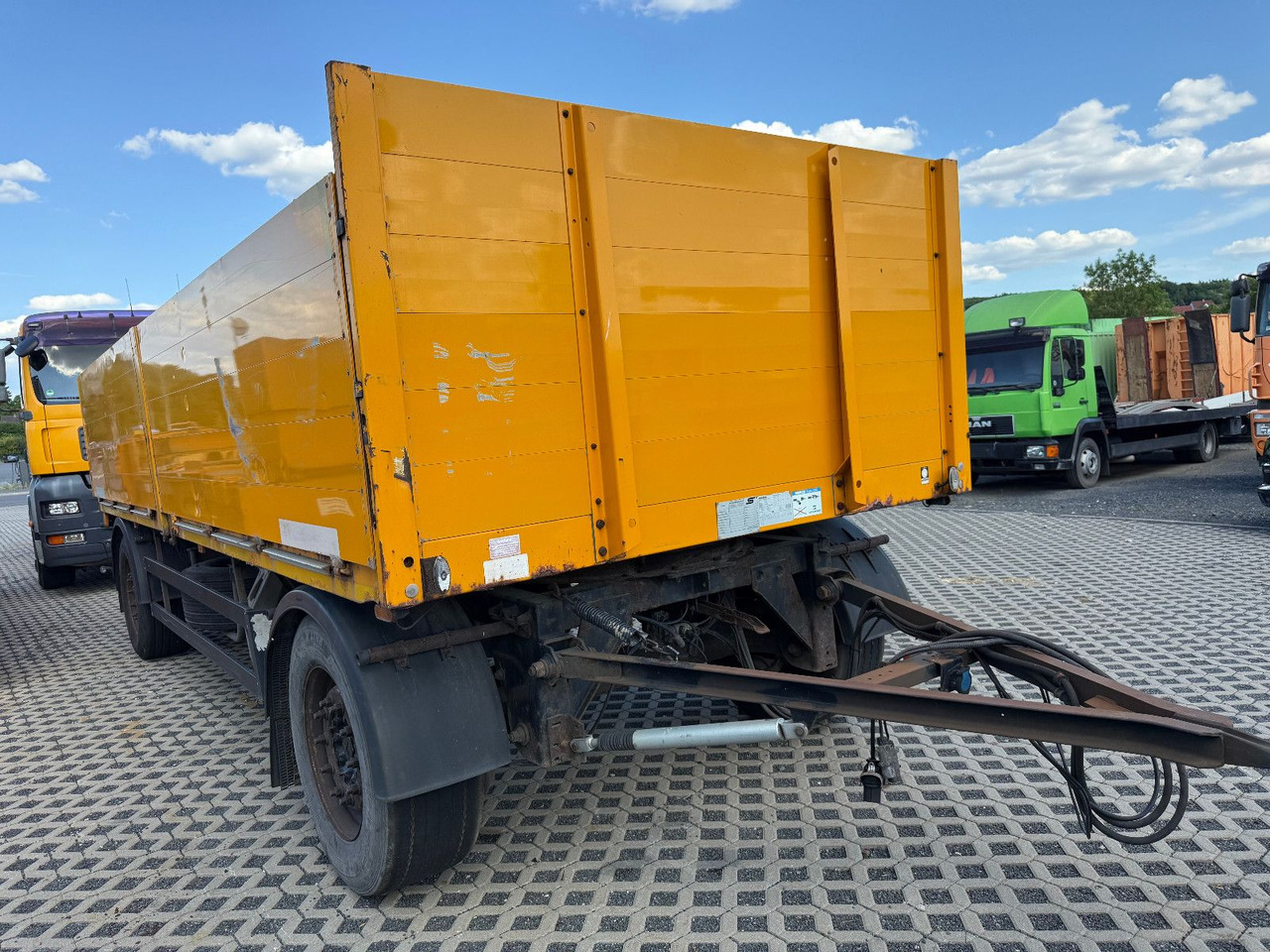 Schwarzmüller T 202 L: 6500 mm - Plošinový/ Valníkový príves: obrázok 2 Schwarzmüller T 202 L: 6500 mm - Plošinový/ Valníkový príves: obrázok 2