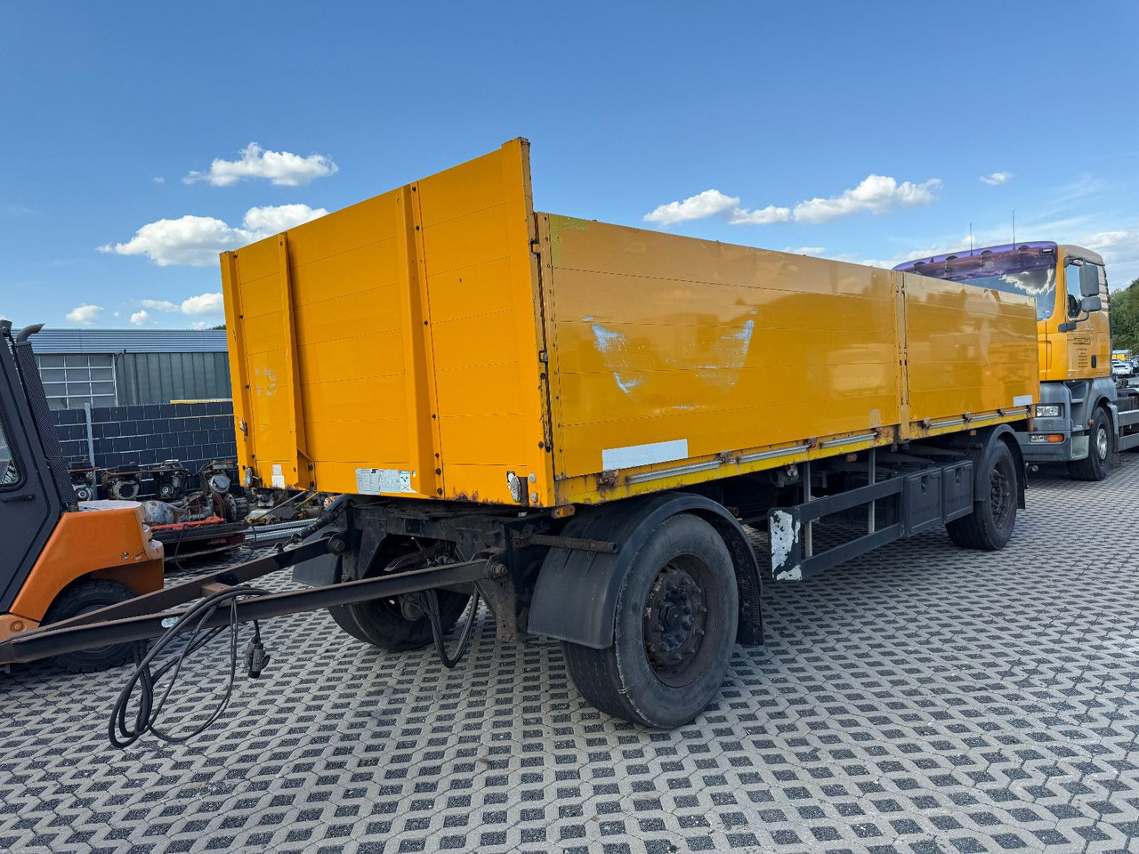 Schwarzmüller T 202 L: 6500 mm - Plošinový/ Valníkový príves: obrázok 1 Schwarzmüller T 202 L: 6500 mm - Plošinový/ Valníkový príves: obrázok 1