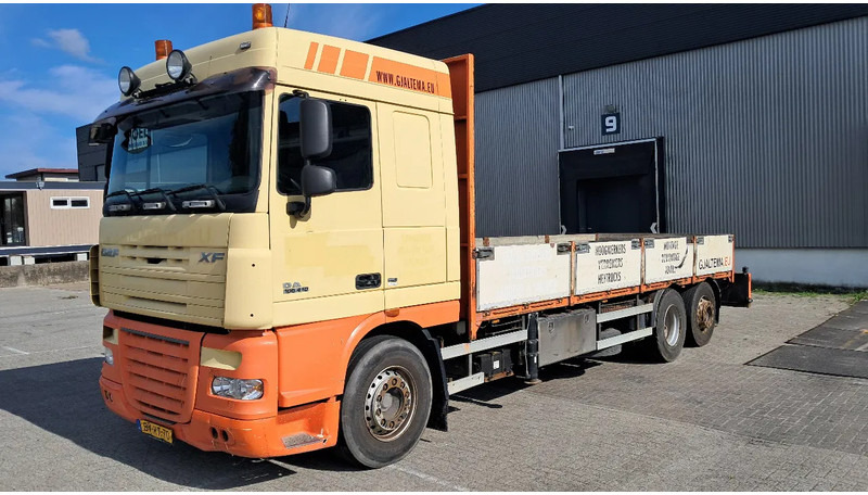 DAF XF 105 410 Spacecab 6x2 Euro 5 - Valníkový/ Plošinový nákladný automobil: obrázok 1 DAF XF 105 410 Spacecab 6x2 Euro 5 - Valníkový/ Plošinový nákladný automobil: obrázok 1