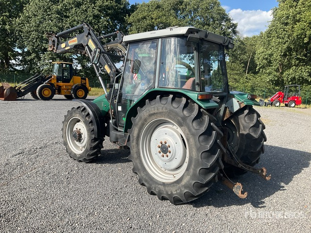 1998 Massey Ferguson 4225A 4WD Tractor - Traktor: obrázok 3 1998 Massey Ferguson 4225A 4WD Tractor - Traktor: obrázok 3