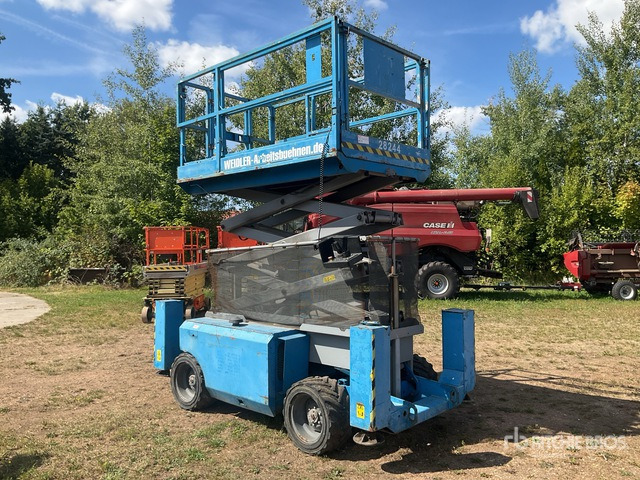 2007 Genie GS2668RT 4x4 Diesel Scissor Lift - Samohybná plošiny: obrázok 3 2007 Genie GS2668RT 4x4 Diesel Scissor Lift - Samohybná plošiny: obrázok 3