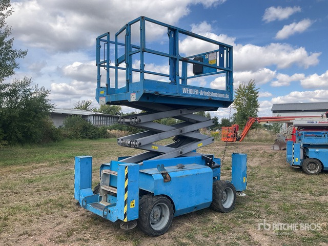 2007 Genie GS2668RT 4x4 Diesel Scissor Lift - Samohybná plošiny: obrázok 1 2007 Genie GS2668RT 4x4 Diesel Scissor Lift - Samohybná plošiny: obrázok 1