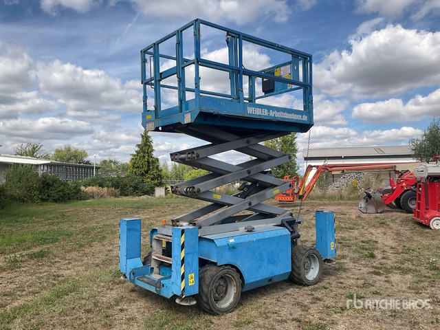 2007 Genie GS2668RT 4x4 Diesel Scissor Lift - Samohybná plošiny: obrázok 1 2007 Genie GS2668RT 4x4 Diesel Scissor Lift - Samohybná plošiny: obrázok 1