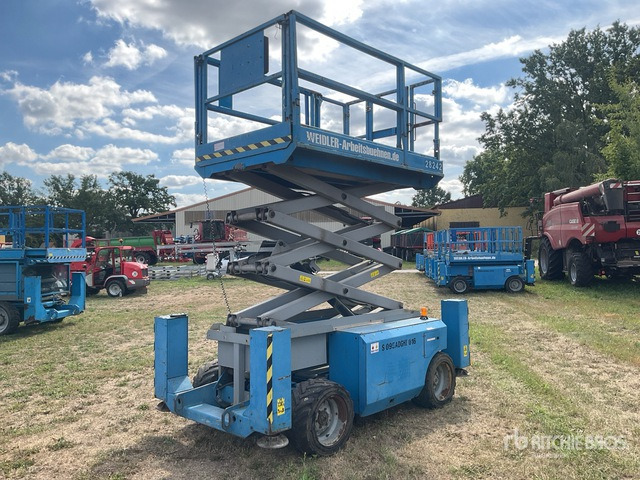 2007 Genie GS2668RT 4x4 Diesel Scissor Lift - Samohybná plošiny: obrázok 3 2007 Genie GS2668RT 4x4 Diesel Scissor Lift - Samohybná plošiny: obrázok 3