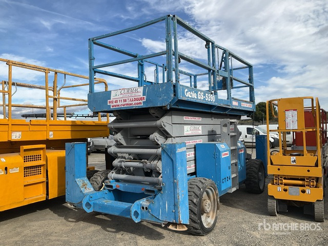 2002 Genie GS-5390 4x4 Diesel (Inoperable) Scissor Lift - Samohybná plošiny: obrázok 2 2002 Genie GS-5390 4x4 Diesel (Inoperable) Scissor Lift - Samohybná plošiny: obrázok 2
