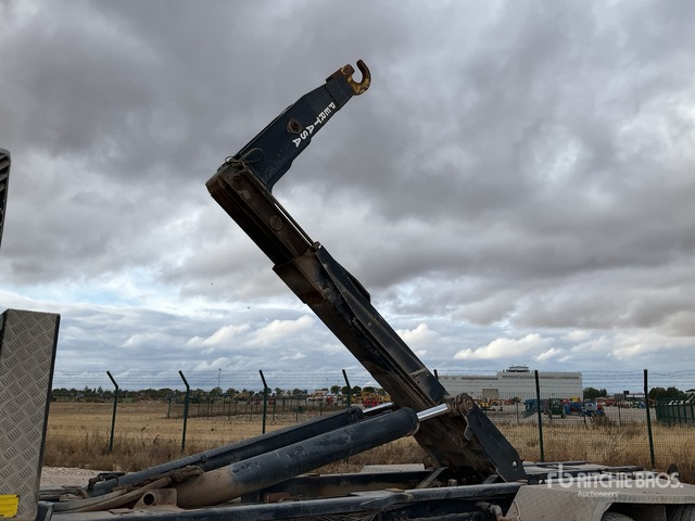 2004 Volvo FM12-280 6x2 Hooklift Truck - Hákový nosič kontajnerov: obrázok 5 2004 Volvo FM12-280 6x2 Hooklift Truck - Hákový nosič kontajnerov: obrázok 5