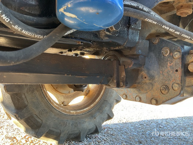 2005 New Holland TD95D 4WD Tractor - Traktor: obrázok 5 2005 New Holland TD95D 4WD Tractor - Traktor: obrázok 5