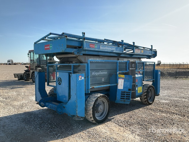 2006 Genie GS5390RT 4x4 Diesel Scissor Lift - Samohybná plošiny: obrázok 3 2006 Genie GS5390RT 4x4 Diesel Scissor Lift - Samohybná plošiny: obrázok 3