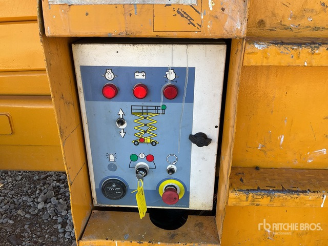 2011 Haulotte H12SX Scissor Lift - Samohybná plošiny: obrázok 5 2011 Haulotte H12SX Scissor Lift - Samohybná plošiny: obrázok 5