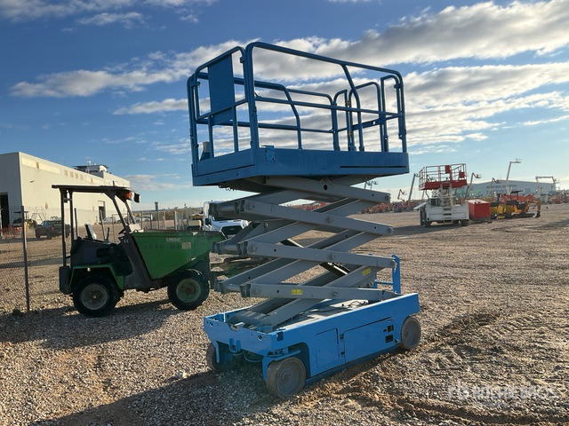 2012 Genie GS2646 Electric Scissor Lift - Samohybná plošiny: obrázok 3 2012 Genie GS2646 Electric Scissor Lift - Samohybná plošiny: obrázok 3