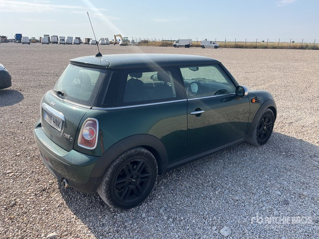 2012 Mini One Automobile - Automobil: obrázok 3 2012 Mini One Automobile - Automobil: obrázok 3