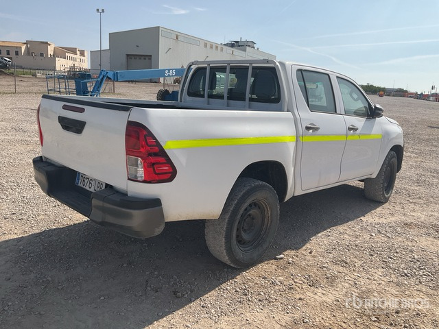 2019 Toyota Hilux 4x4 Crew Cab Pickup - Pick-up: obrázok 4 2019 Toyota Hilux 4x4 Crew Cab Pickup - Pick-up: obrázok 4