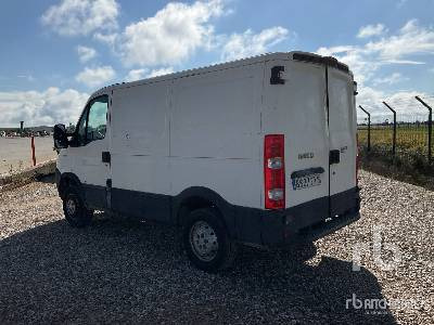 IVECO 35S10 4x2 - Skříňový nákladní auto: obrázok 2 IVECO 35S10 4x2 - Skříňový nákladní auto: obrázok 2