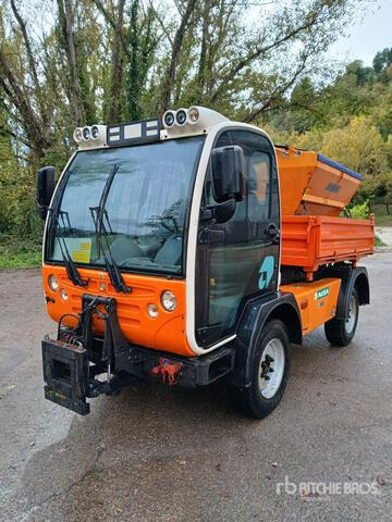 2004 Ausa M250DH X4 4x4 Snow Plow Truck - Iné stroje: obrázok 1 2004 Ausa M250DH X4 4x4 Snow Plow Truck - Iné stroje: obrázok 1