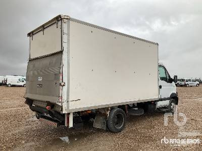 RENAULT 120.35 4x2 - Skříňový nákladní auto: obrázok 3 RENAULT 120.35 4x2 - Skříňový nákladní auto: obrázok 3