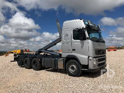 VOLVO FH 8x4 - Hákový nosič kontajnerov: obrázok 4 VOLVO FH 8x4 - Hákový nosič kontajnerov: obrázok 4
