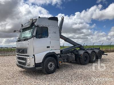 VOLVO FH 8x4 - Hákový nosič kontajnerov: obrázok 1 VOLVO FH 8x4 - Hákový nosič kontajnerov: obrázok 1