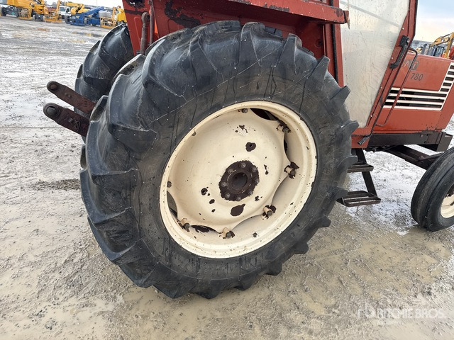 1983 Fiat 780 2WD Tractor - Traktor: obrázok 4 1983 Fiat 780 2WD Tractor - Traktor: obrázok 4