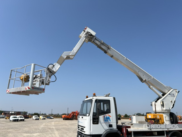 2000 Iveco Eurocargo 130E18 2000 Multitel Pagliero J322.200 ... Bucket Truck - Automobilová plošina: obrázok 5 2000 Iveco Eurocargo 130E18 2000 Multitel Pagliero J322.200 ... Bucket Truck - Automobilová plošina: obrázok 5