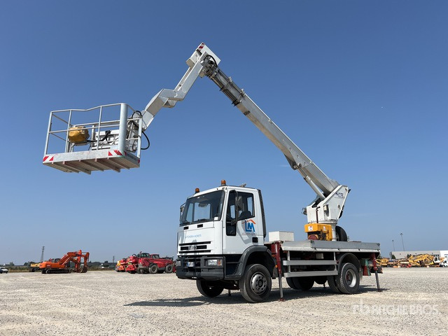 2000 Iveco Eurocargo 130E18 2000 Multitel Pagliero J322.200 ... Bucket Truck - Automobilová plošina: obrázok 2 2000 Iveco Eurocargo 130E18 2000 Multitel Pagliero J322.200 ... Bucket Truck - Automobilová plošina: obrázok 2