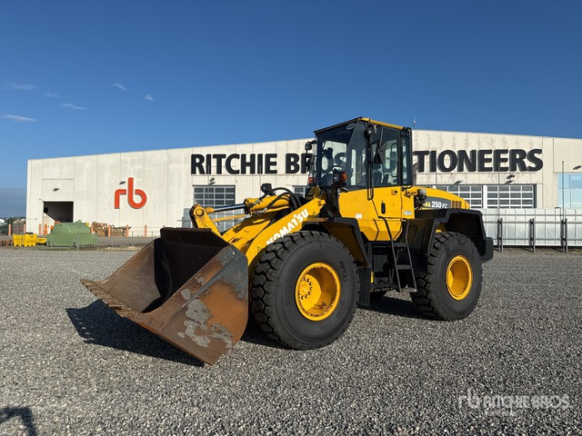 2003 Komatsu WA250-5 Pala gommata - Kolesový nakladač: obrázok 2 2003 Komatsu WA250-5 Pala gommata - Kolesový nakladač: obrázok 2