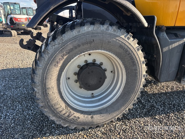 2006 JCB FASTRAC 3220 4WD Tractor - Traktor: obrázok 4 2006 JCB FASTRAC 3220 4WD Tractor - Traktor: obrázok 4