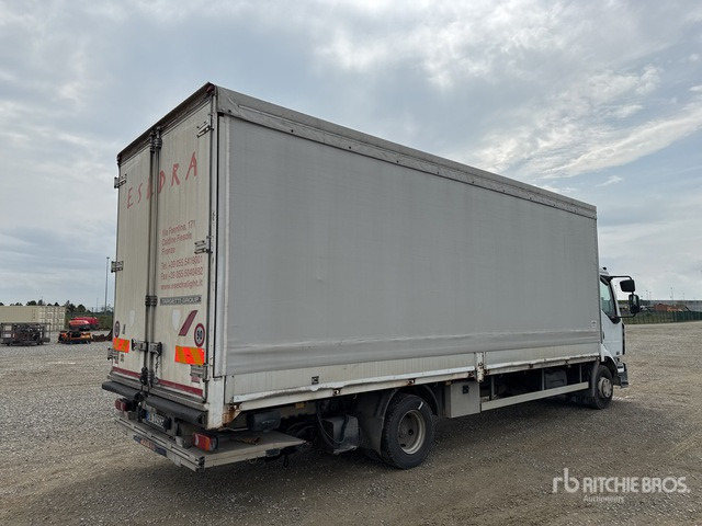 2006 Renault Midlum 220DCI 4x2 Curtain Side Truck - Plachtové nákladné vozidlo: obrázok 4 2006 Renault Midlum 220DCI 4x2 Curtain Side Truck - Plachtové nákladné vozidlo: obrázok 4