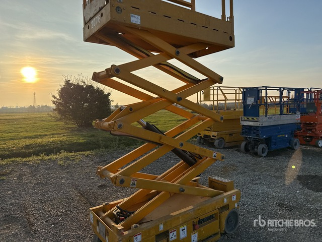 2008 Haulotte Optimum 8 Electric Scissor Lift - Samohybná plošiny: obrázok 4 2008 Haulotte Optimum 8 Electric Scissor Lift - Samohybná plošiny: obrázok 4