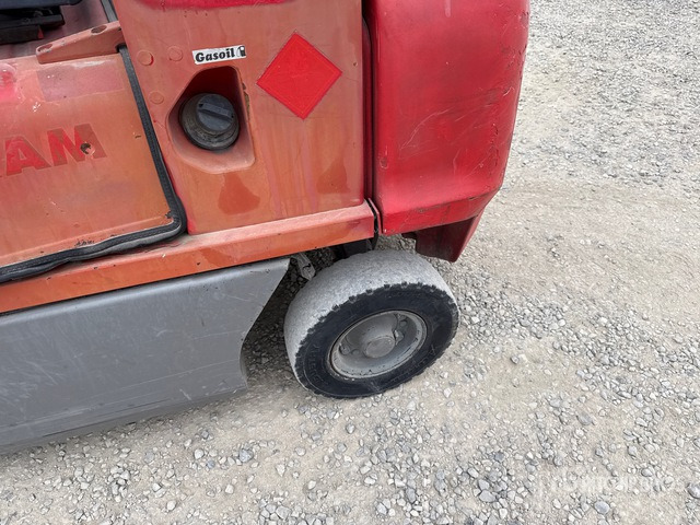 2009 Nissan Y1D2A250 2250 kg Forklift - Dieselový vysokozdvižný vozík: obrázok 4 2009 Nissan Y1D2A250 2250 kg Forklift - Dieselový vysokozdvižný vozík: obrázok 4