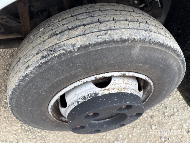 2010 Renault Midlum 215.75 4x2 Curtain Side Truck - Plachtové nákladné vozidlo: obrázok 5 2010 Renault Midlum 215.75 4x2 Curtain Side Truck - Plachtové nákladné vozidlo: obrázok 5