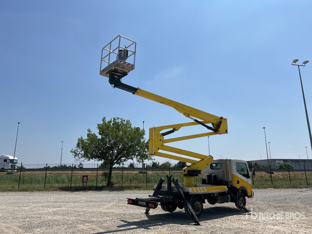 2011 Renault Maxity 2011 Socage DA320 20 m on Bucket Truck - Automobilová plošina: obrázok 4 2011 Renault Maxity 2011 Socage DA320 20 m on Bucket Truck - Automobilová plošina: obrázok 4