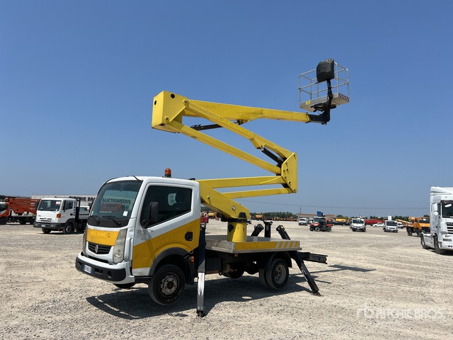 2011 Renault Maxity 2011 Socage DA320 20 m on Bucket Truck - Automobilová plošina: obrázok 1 2011 Renault Maxity 2011 Socage DA320 20 m on Bucket Truck - Automobilová plošina: obrázok 1