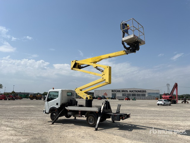 2011 Renault Maxity 2011 Socage DA320 20 m on Bucket Truck - Automobilová plošina: obrázok 3 2011 Renault Maxity 2011 Socage DA320 20 m on Bucket Truck - Automobilová plošina: obrázok 3