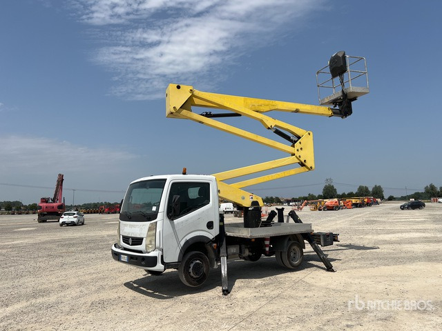 2011 Renault Maxity 2011 Socage DA320 20 m on Bucket Truck - Automobilová plošina: obrázok 2 2011 Renault Maxity 2011 Socage DA320 20 m on Bucket Truck - Automobilová plošina: obrázok 2