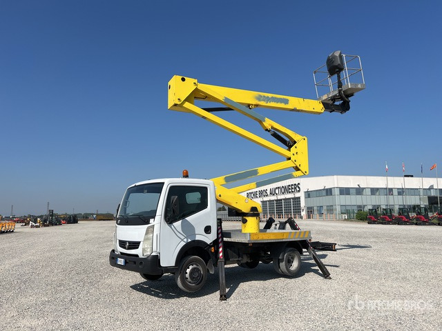 2011 Renault Maxity 2011 Socage DA324 24 m on Bucket Truck - Automobilová plošina: obrázok 2 2011 Renault Maxity 2011 Socage DA324 24 m on Bucket Truck - Automobilová plošina: obrázok 2