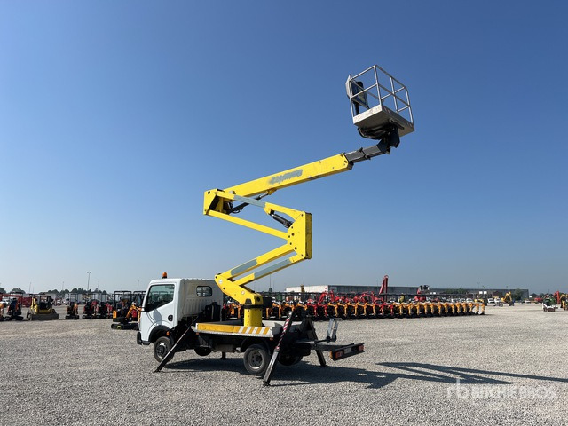 2011 Renault Maxity 2011 Socage DA324 24 m on Bucket Truck - Automobilová plošina: obrázok 3 2011 Renault Maxity 2011 Socage DA324 24 m on Bucket Truck - Automobilová plošina: obrázok 3