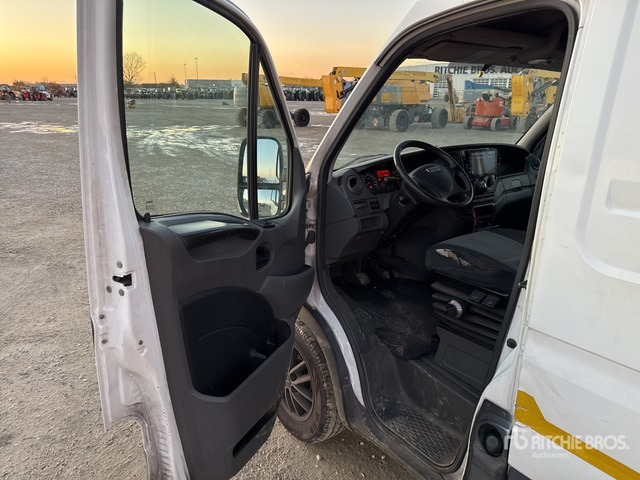 2013 Iveco Daily Van Truck - Skříňový nákladní auto: obrázok 4 2013 Iveco Daily Van Truck - Skříňový nákladní auto: obrázok 4