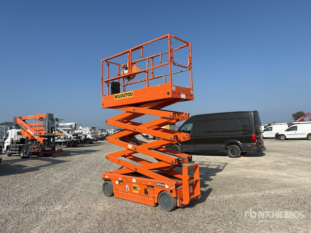 2015 Haulotte Compact 10 Electric Scissor Lift - Samohybná plošiny: obrázok 4 2015 Haulotte Compact 10 Electric Scissor Lift - Samohybná plošiny: obrázok 4