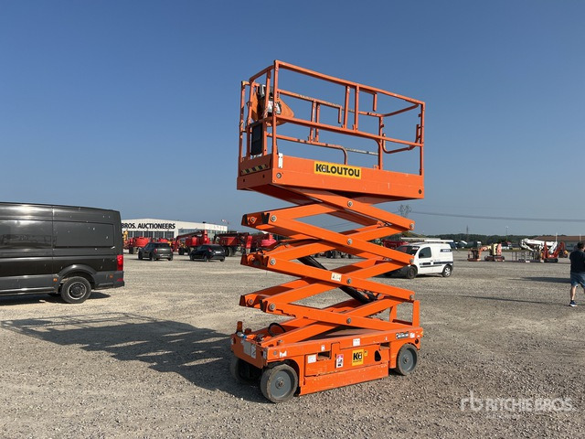 2015 Haulotte Compact 10 Electric Scissor Lift - Samohybná plošiny: obrázok 3 2015 Haulotte Compact 10 Electric Scissor Lift - Samohybná plošiny: obrázok 3