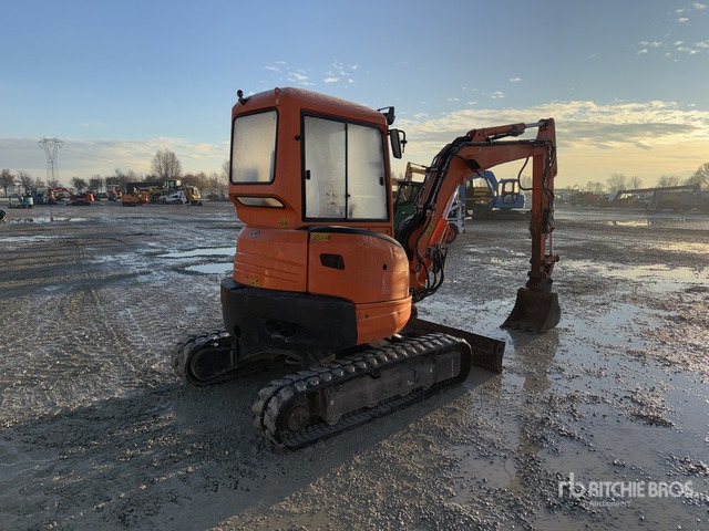 2015 Kubota U35-3A3 Mini Excavator: <6.6t - Mini rýpadlo: obrázok 3 2015 Kubota U35-3A3 Mini Excavator: <6.6t - Mini rýpadlo: obrázok 3