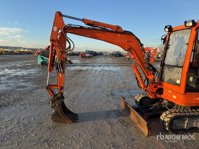 2015 Kubota U35-3A3 Mini Excavator: <6.6t - Mini rýpadlo: obrázok 4 2015 Kubota U35-3A3 Mini Excavator: <6.6t - Mini rýpadlo: obrázok 4
