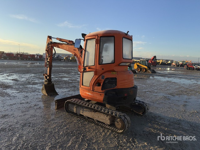 2015 Kubota U35-3A3 Mini Excavator: <6.6t - Mini rýpadlo: obrázok 2 2015 Kubota U35-3A3 Mini Excavator: <6.6t - Mini rýpadlo: obrázok 2