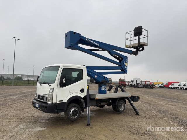 2015 Nissan Cabstar 35.12 2015 Socage DA 320 20 m on Bucket Truck - Automobilová plošina: obrázok 2 2015 Nissan Cabstar 35.12 2015 Socage DA 320 20 m on Bucket Truck - Automobilová plošina: obrázok 2